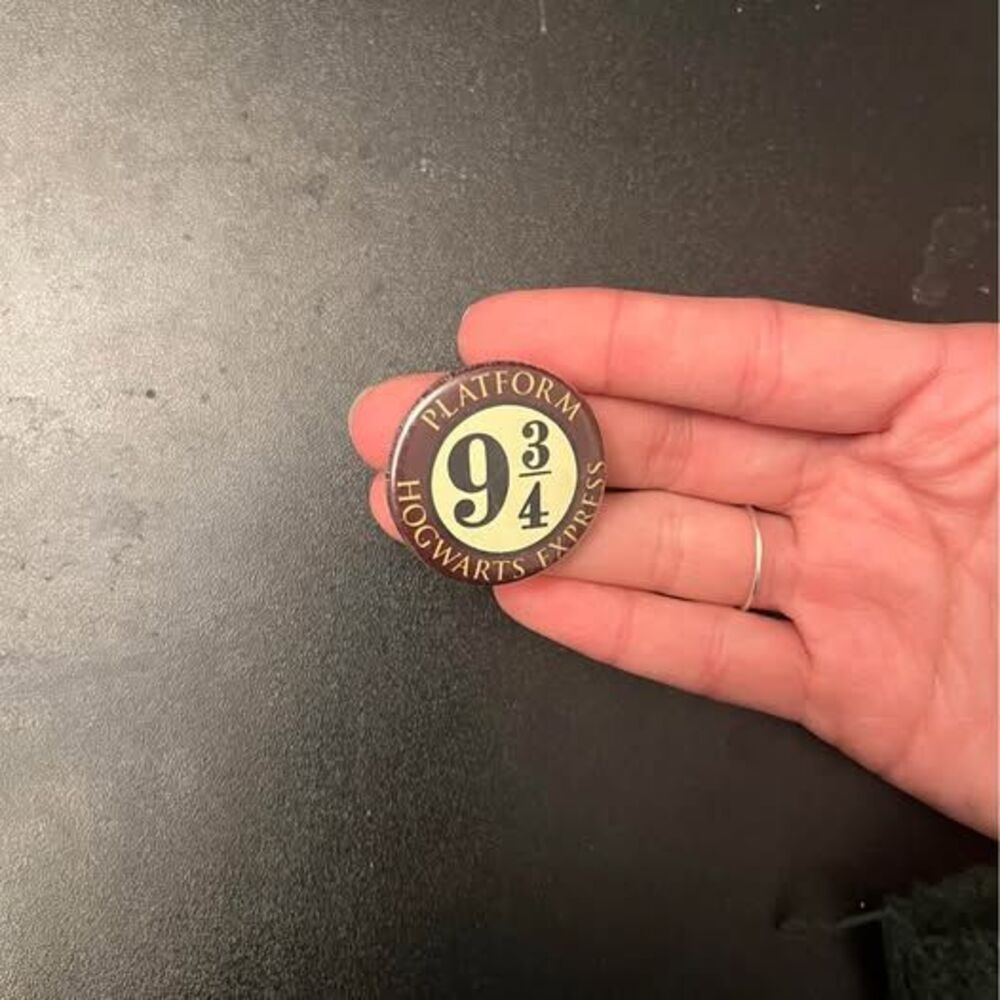 Harry Potter Platform 9 3/4 Hogwarts Express pin